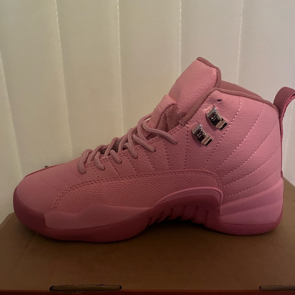Jordan 12 Pearl Pink Sneakers - Picture 3 of 6